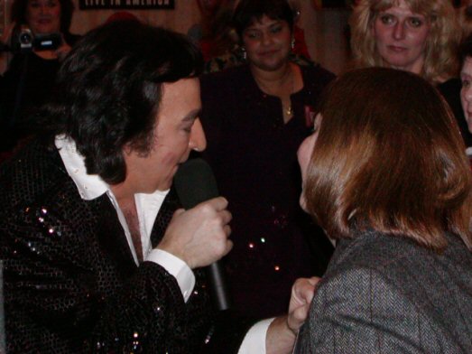 06_tomsadge_chi2004.jpg (96K)