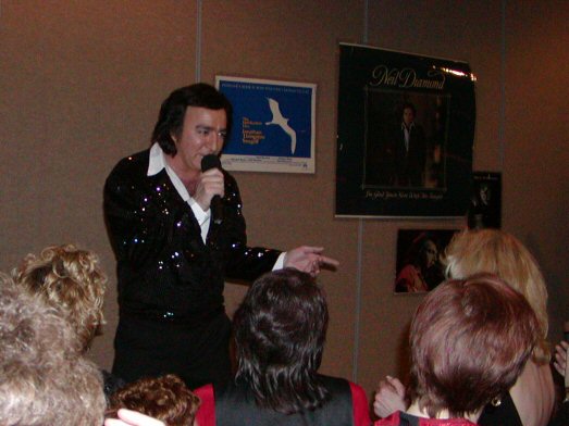09_tomsadge_chi2004.jpg (97K)