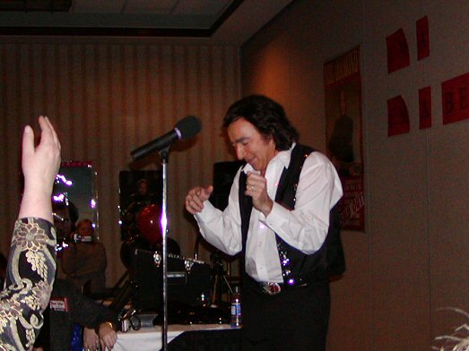 12_tomsadge_chi2004.jpg (98K)