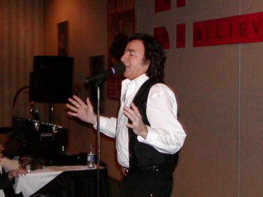 15_tomsadge_chi2004.jpg (94K)