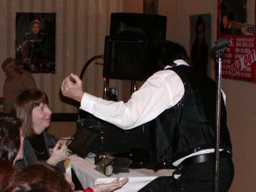 25_tomsadge_chi2004.jpg (98K)