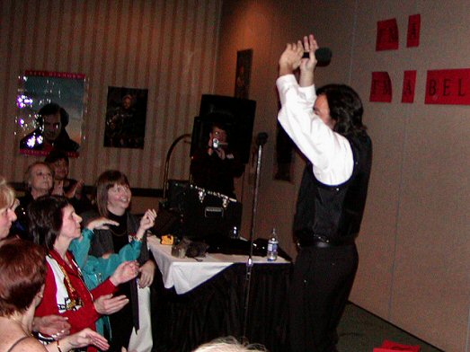 28_tomsadge_chi2004.jpg (104K)