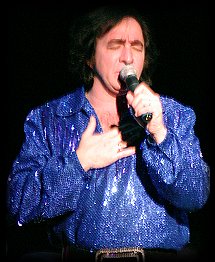 Tom has a powerful voice that lends itself to Neil Diamond tunes beautifully.