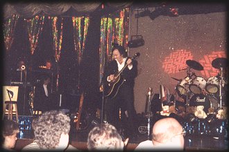 Tom Sadge as NEIL DIAMOND, Memories Theatre, Pigeon Forge, TN 7-16-01