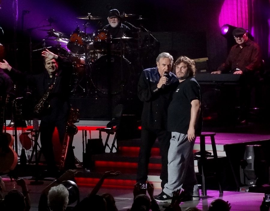 Neil Diamond and Jack Black singing Sweet Caroline at The Greek Theater Aug 23, 2012