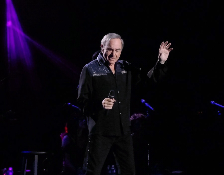 Neil Diamond Live at The Greek Theater 8-25-2012