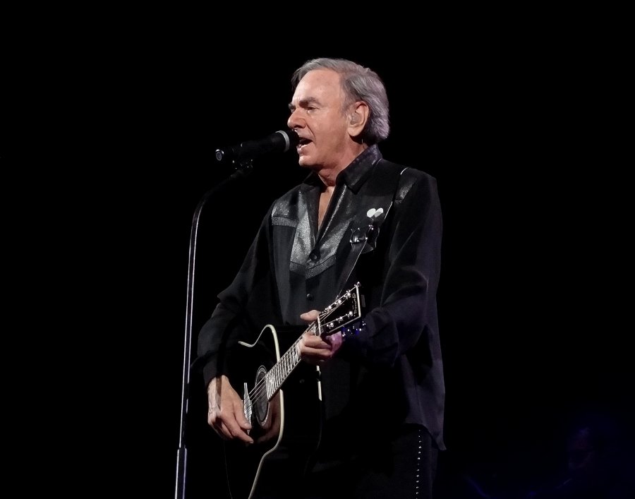 Neil Diamond Live at MGM GRAND, Las Vegas, NV  9-1-2012