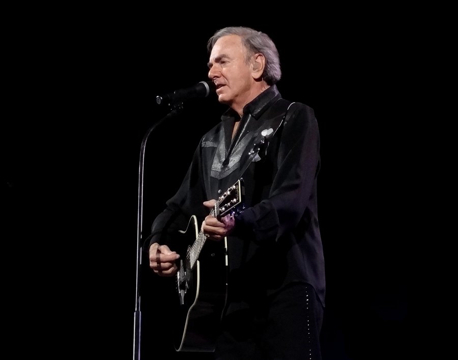 Neil Diamond Live at MGM GRAND, Las Vegas, NV  9-1-2012