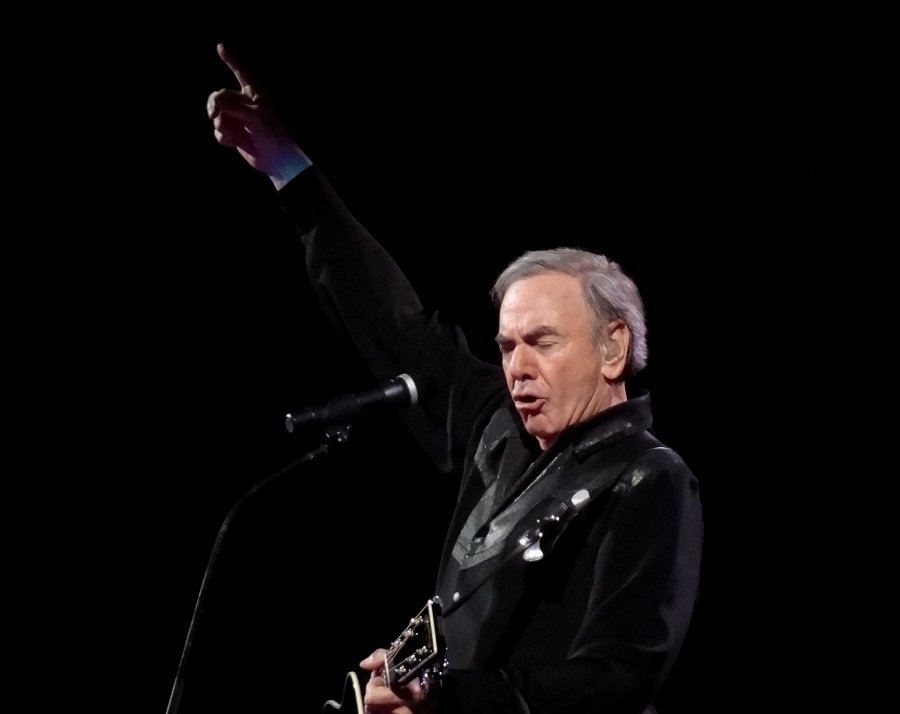 Neil Diamond Live at MGM GRAND, Las Vegas, NV  9-1-2012