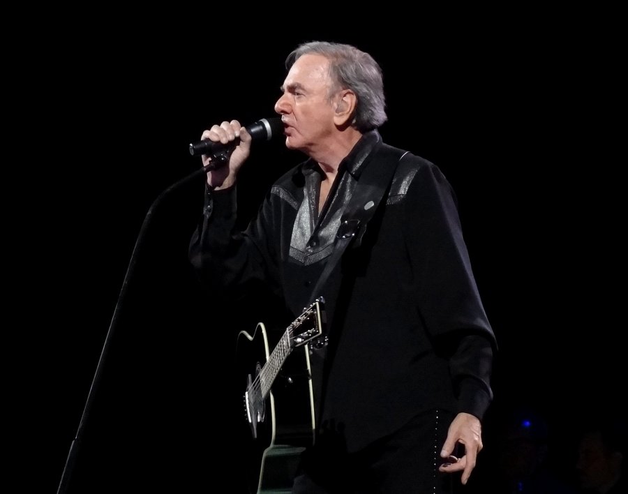 Neil Diamond Live at MGM GRAND, Las Vegas, NV  9-1-2012