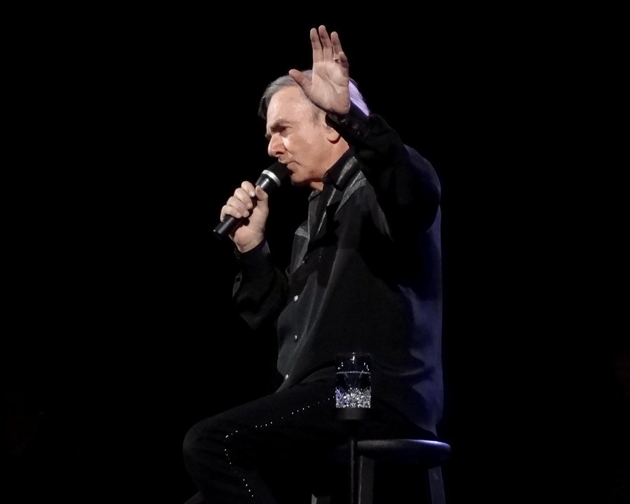 Neil Diamond Live at MGM GRAND, Las Vegas, NV  9-1-2012