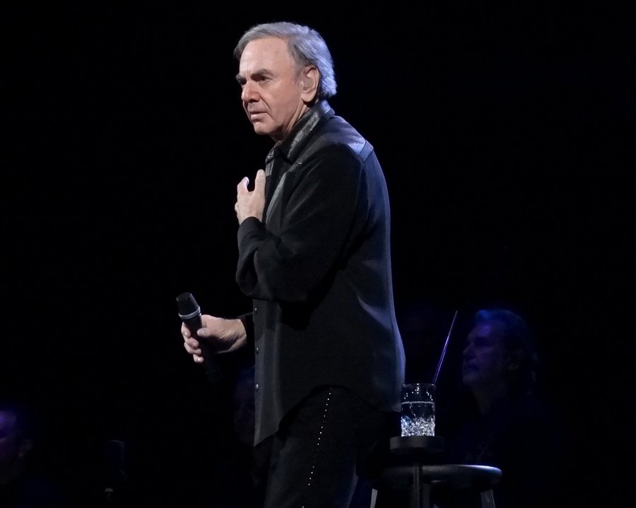 Neil Diamond Live at MGM GRAND, Las Vegas, NV  9-1-2012