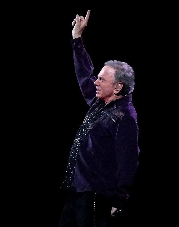 Neil Diamond Live at MGM GRAND, Las Vegas, NV  9-1-2012