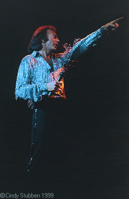 Neil Diamond in Indianapolis 1983 (c) Cindy Stubben