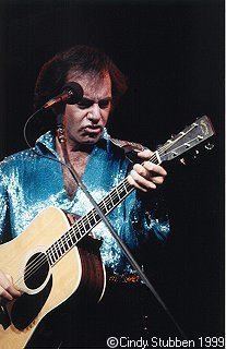 Neil Diamond at Poplar Creek Outdoor Music Theater, IL 1984 (c) Cindy Stubben