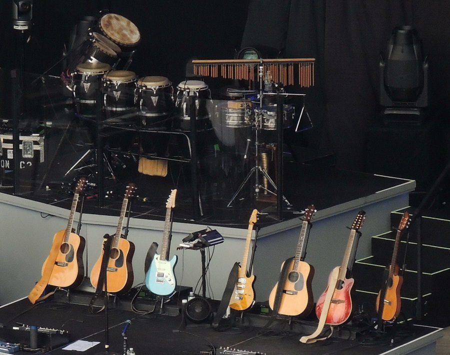 NEIL DIAMOND - Nikon at Jones Beach Theater, Wantagh NY, June 8, 2012 - Photo by Alex Westner