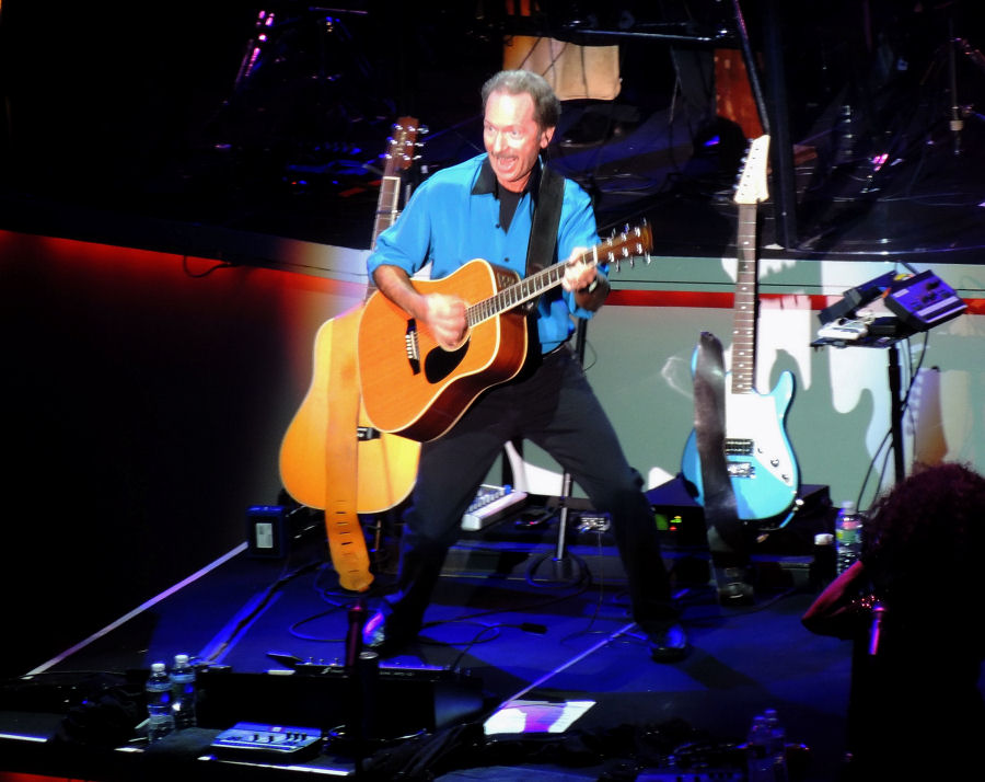 NEIL DIAMOND - Nikon at Jones Beach Theater, Wantagh NY, June 8, 2012 - Photo by Alex Westner