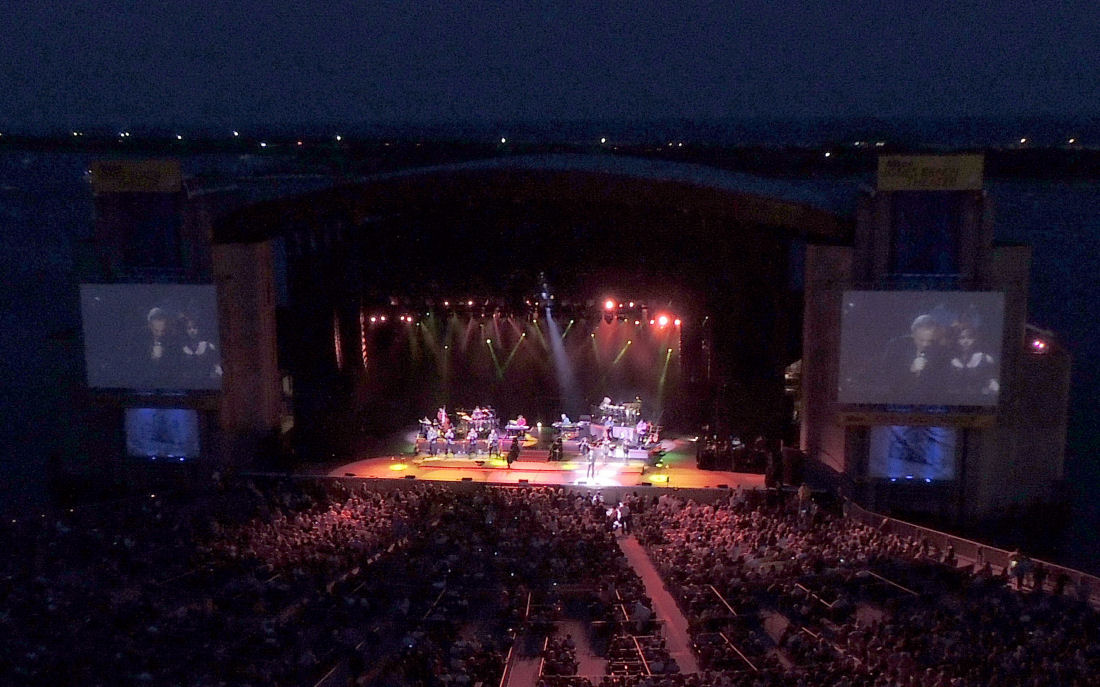 NEIL DIAMOND - Nikon at Jones Beach Theater, Wantagh NY, June 8, 2012 - Photo by Alex Westner