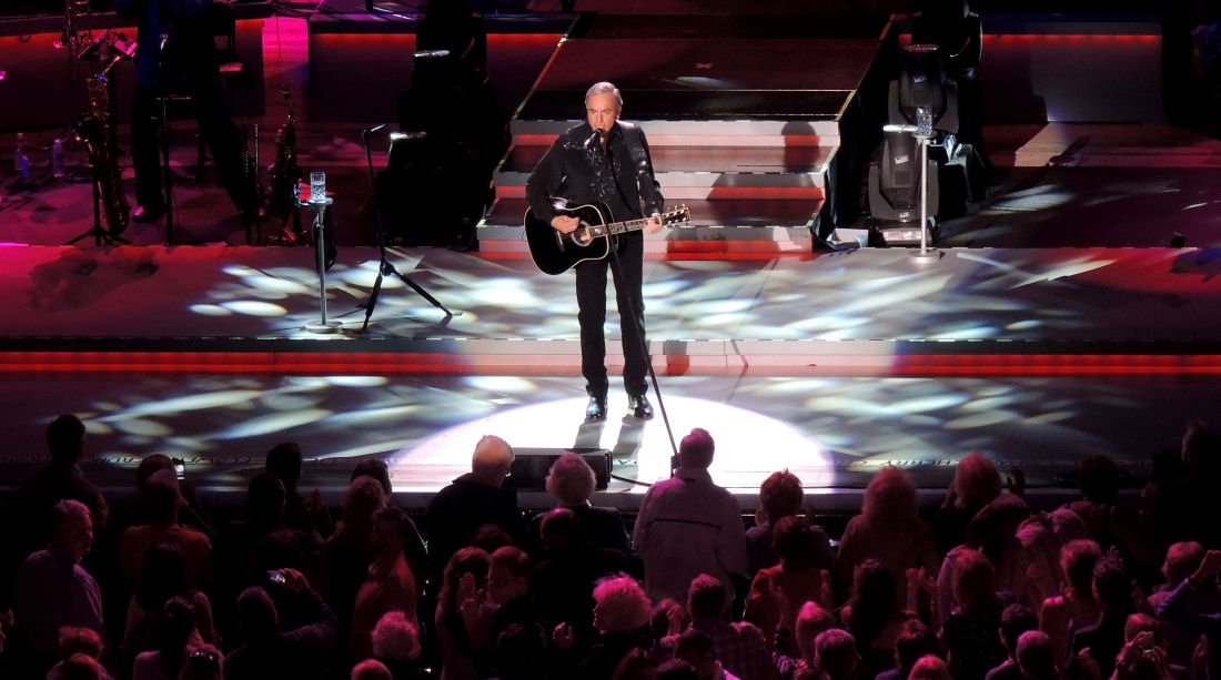 NEIL DIAMOND - Nikon at Jones Beach Theater, Wantagh NY, June 8, 2012 - Photo by Alex Westner