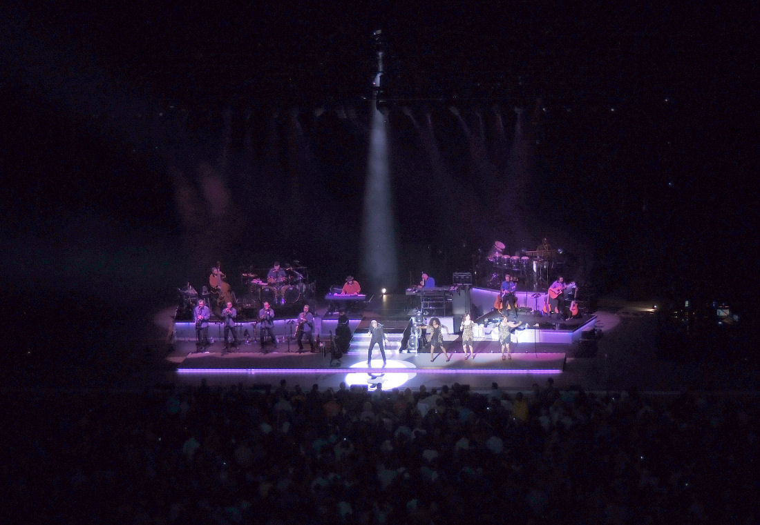 NEIL DIAMOND - Nikon at Jones Beach Theater, Wantagh NY, June 8, 2012 - Photo by Alex Westner