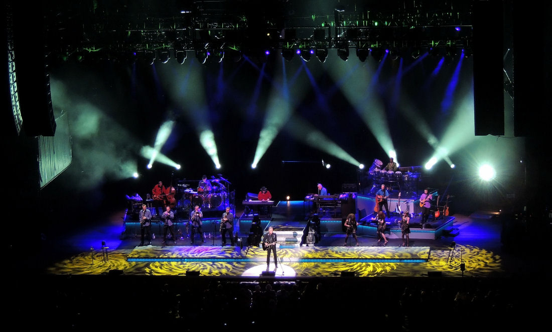 NEIL DIAMOND - Nikon at Jones Beach Theater, Wantagh NY, June 8, 2012 - Photo by Alex Westner