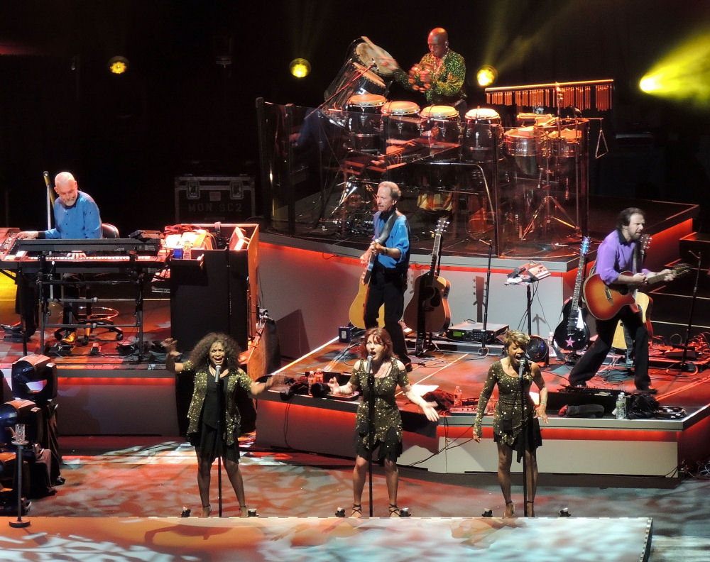 NEIL DIAMOND - Nikon at Jones Beach Theater, Wantagh NY, June 8, 2012 - Photo by Alex Westner